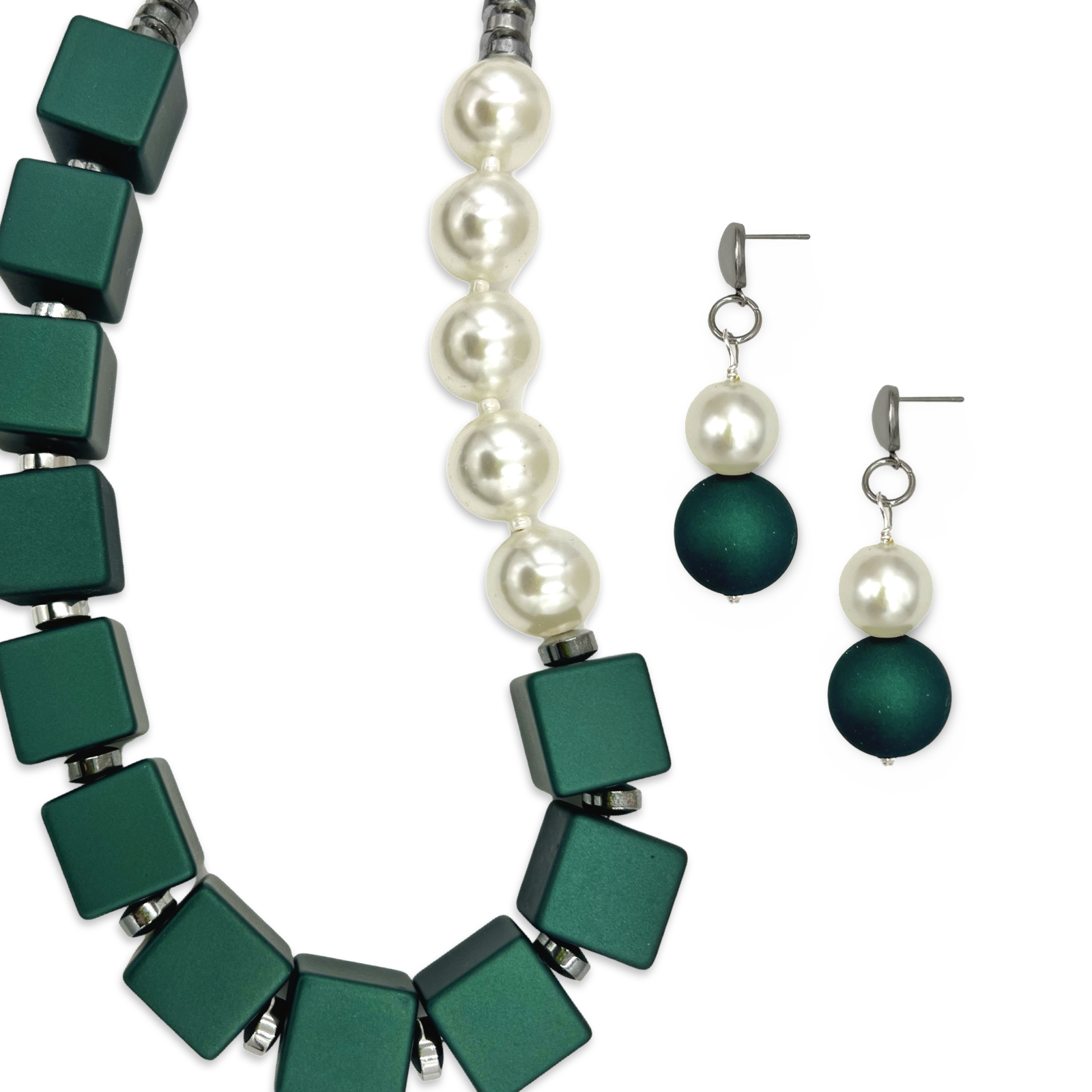 Green Pearl Walk Necklace
