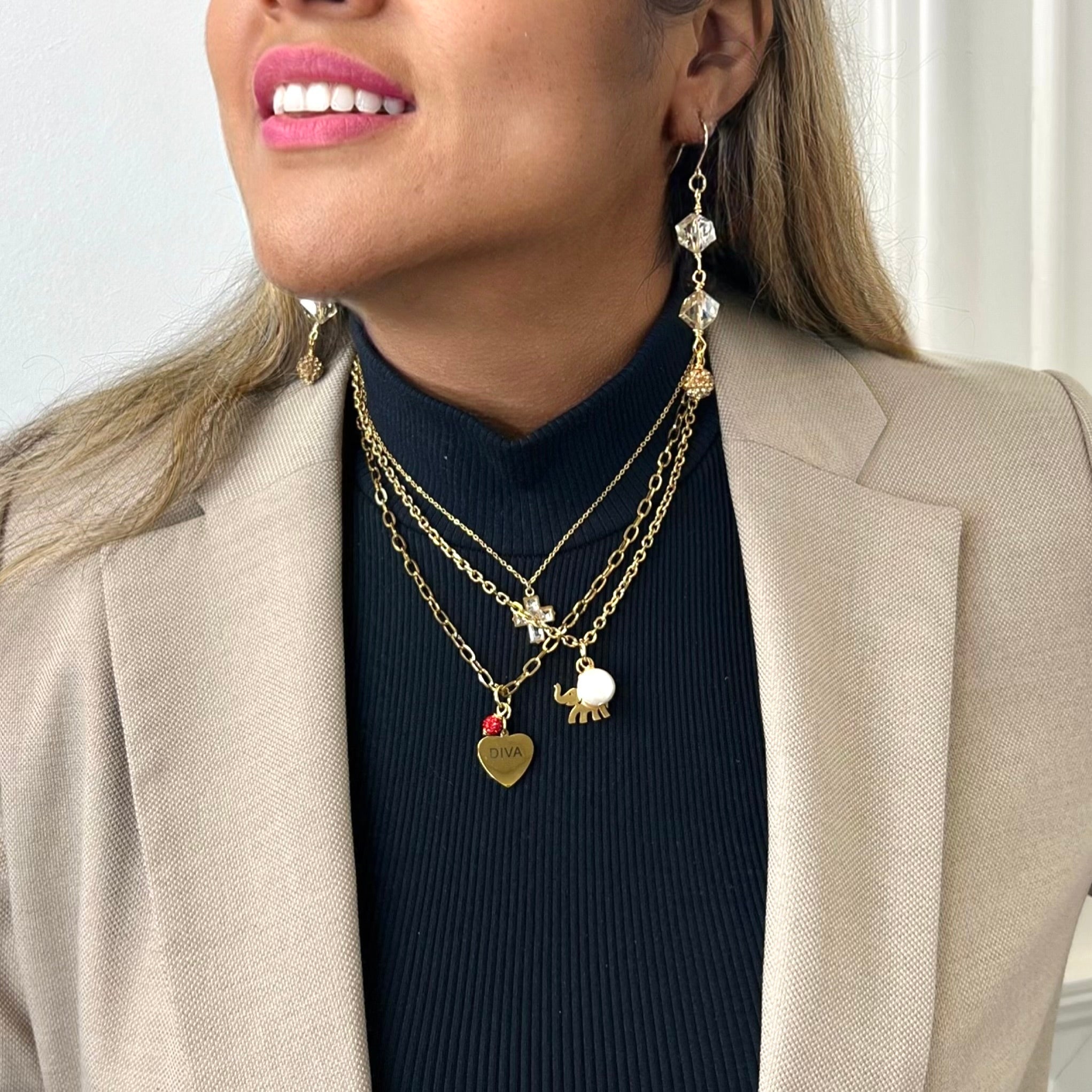 Diva Trotting Necklace