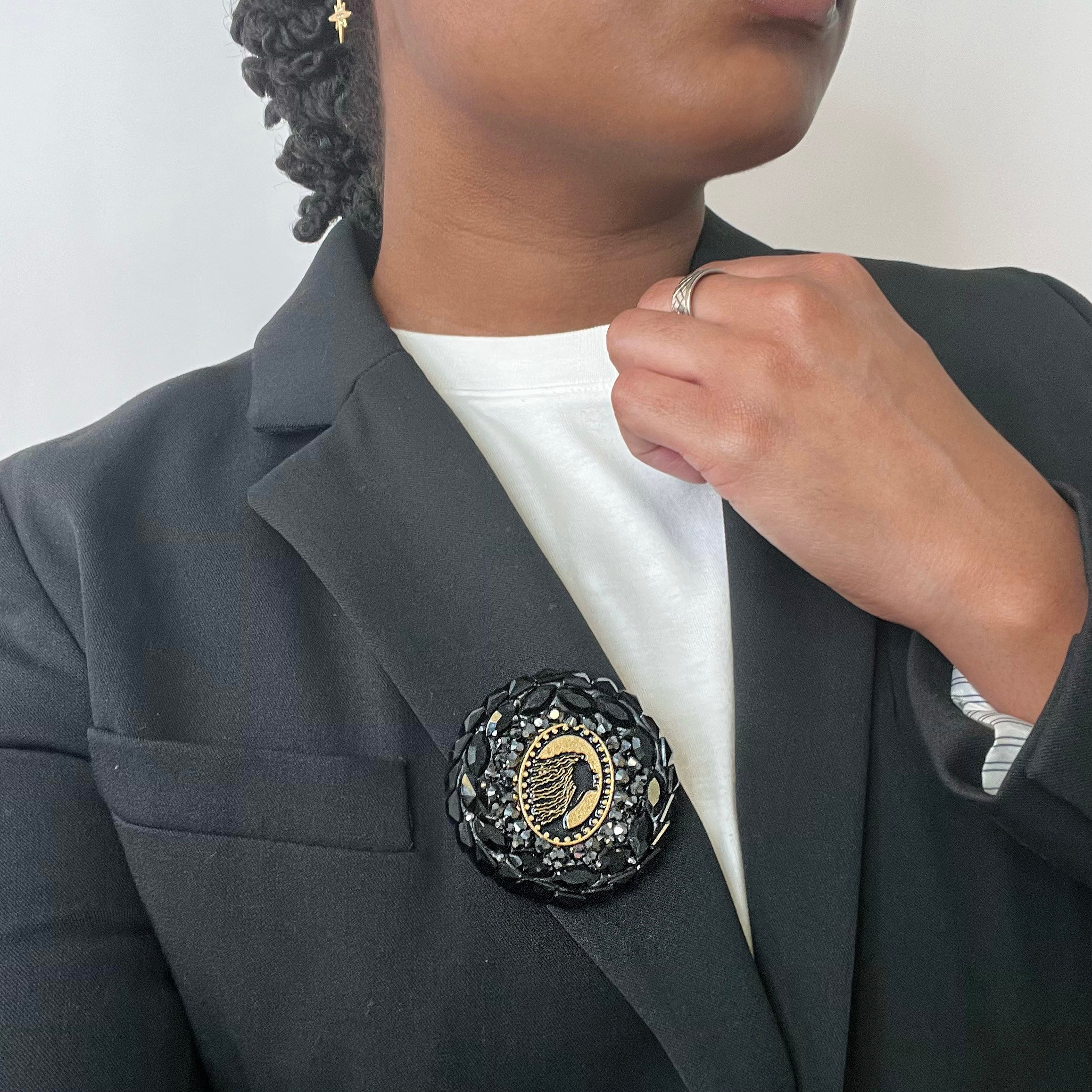 Cameo Spark Pin Brooch