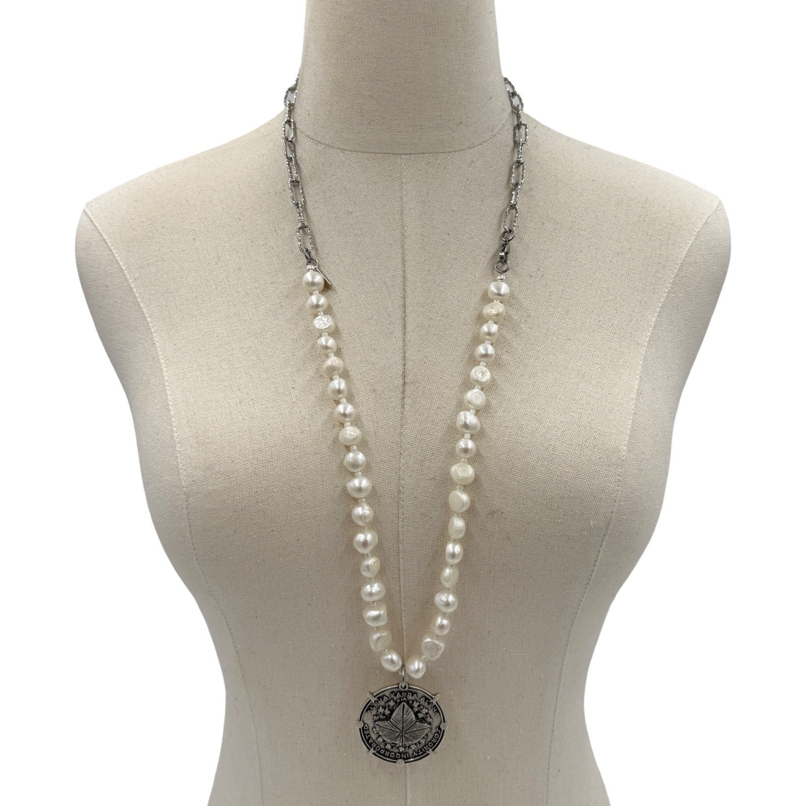 AKA Pearlee Necklace