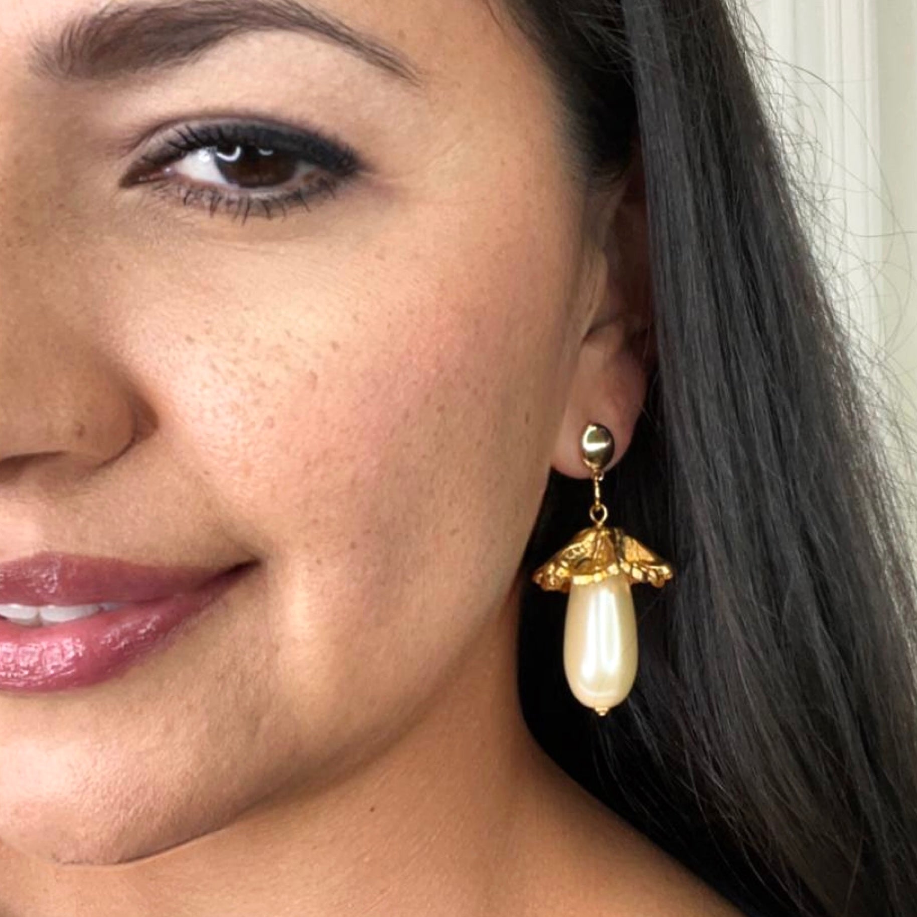 Briella's Gliding Earring