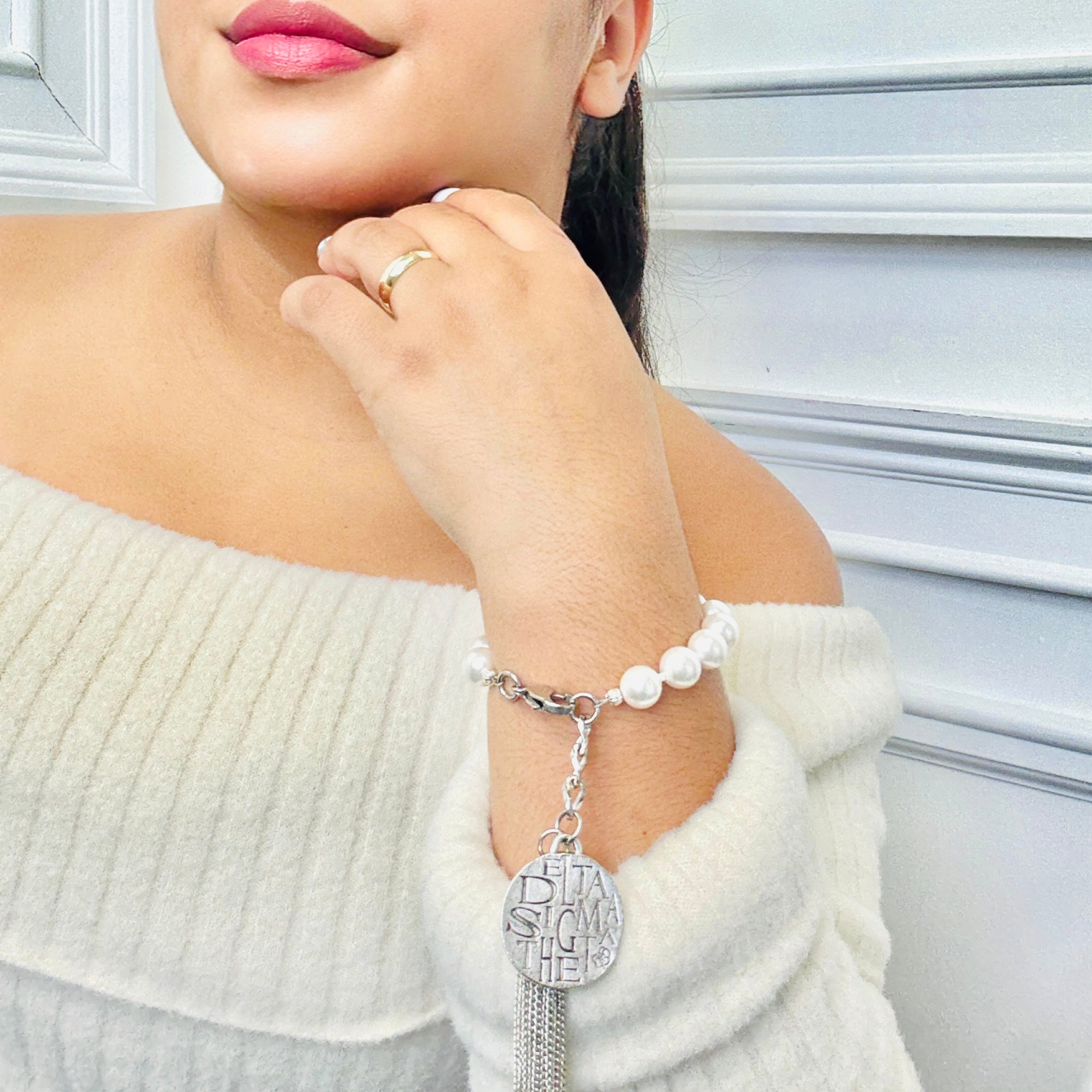Delta Classic Pearl 10 Bracelet