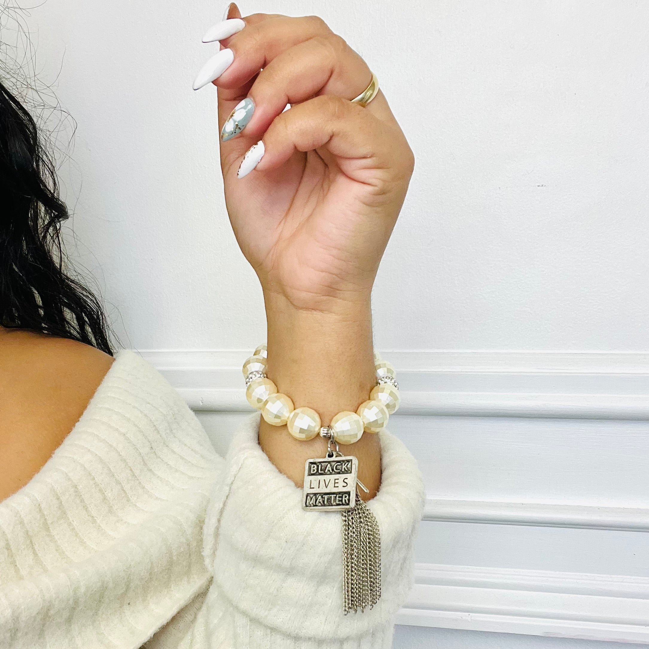 Dove Life Faceted Acrylic Stretch Bracelet