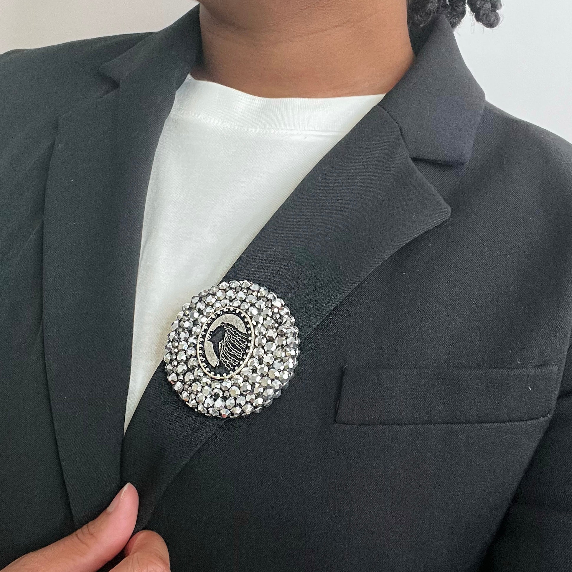 Cameo Spark Pin Brooch