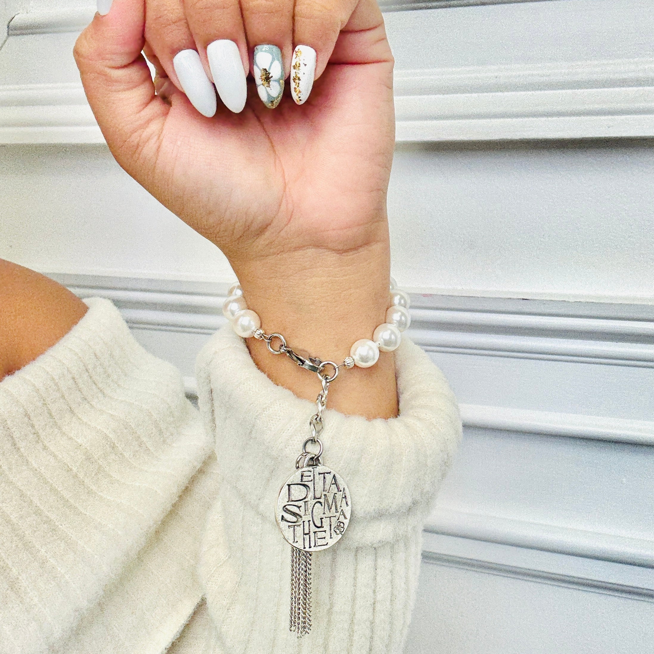 Delta Classic Pearl 10 Bracelet