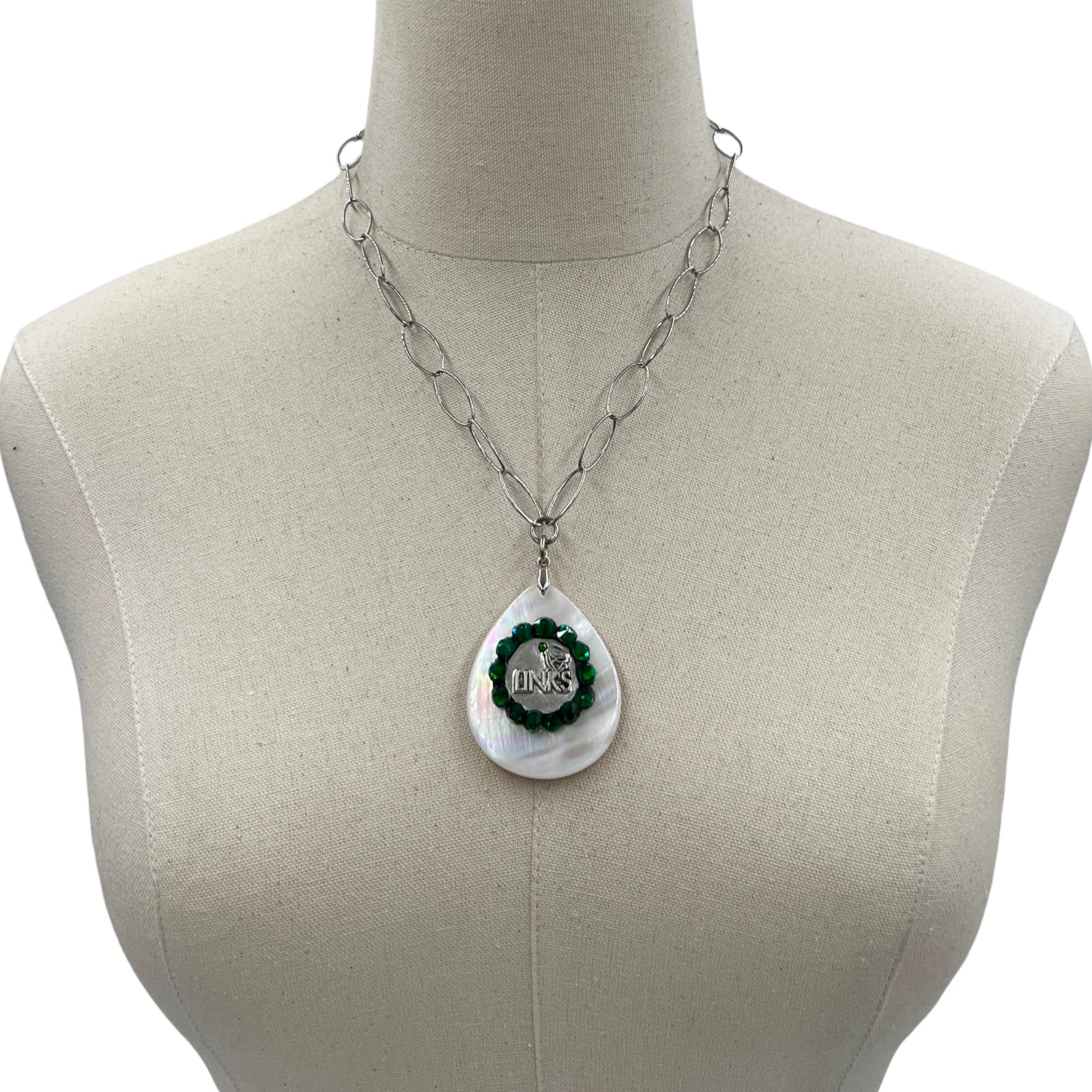 Links Catch Necklace