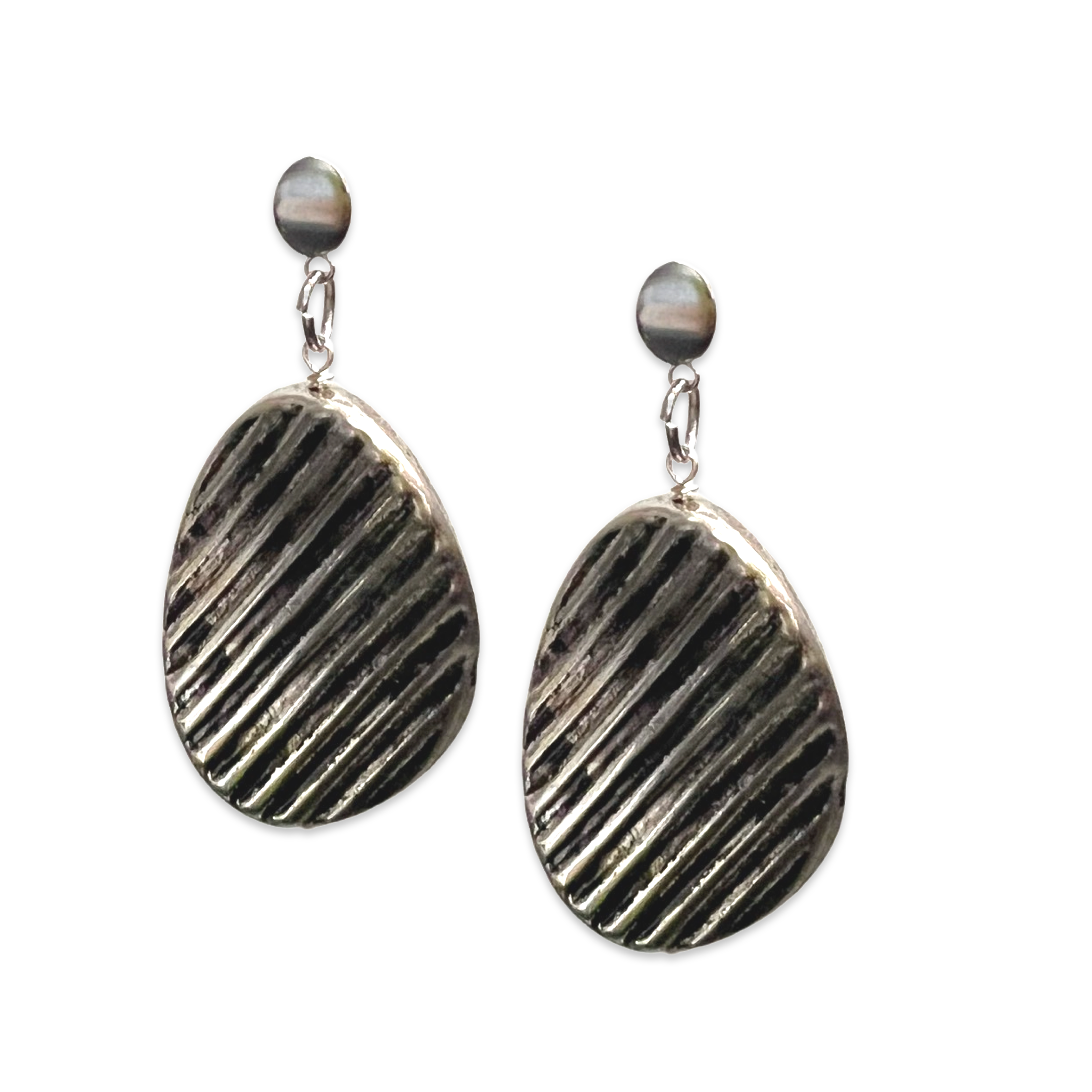 Ada's Ruffle Earring