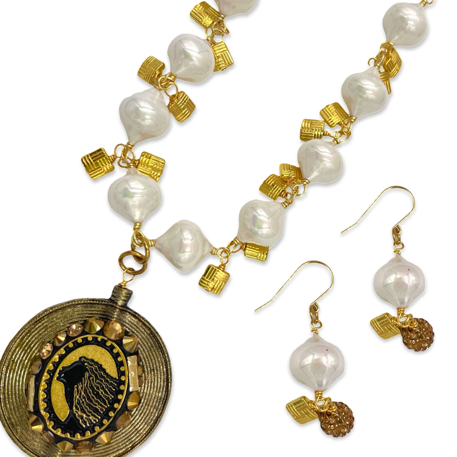 JJ Cameo Pearl Necklace