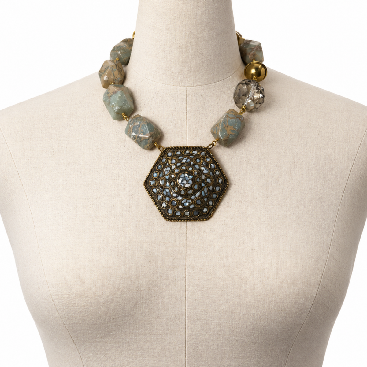 Regent Bolder Necklace