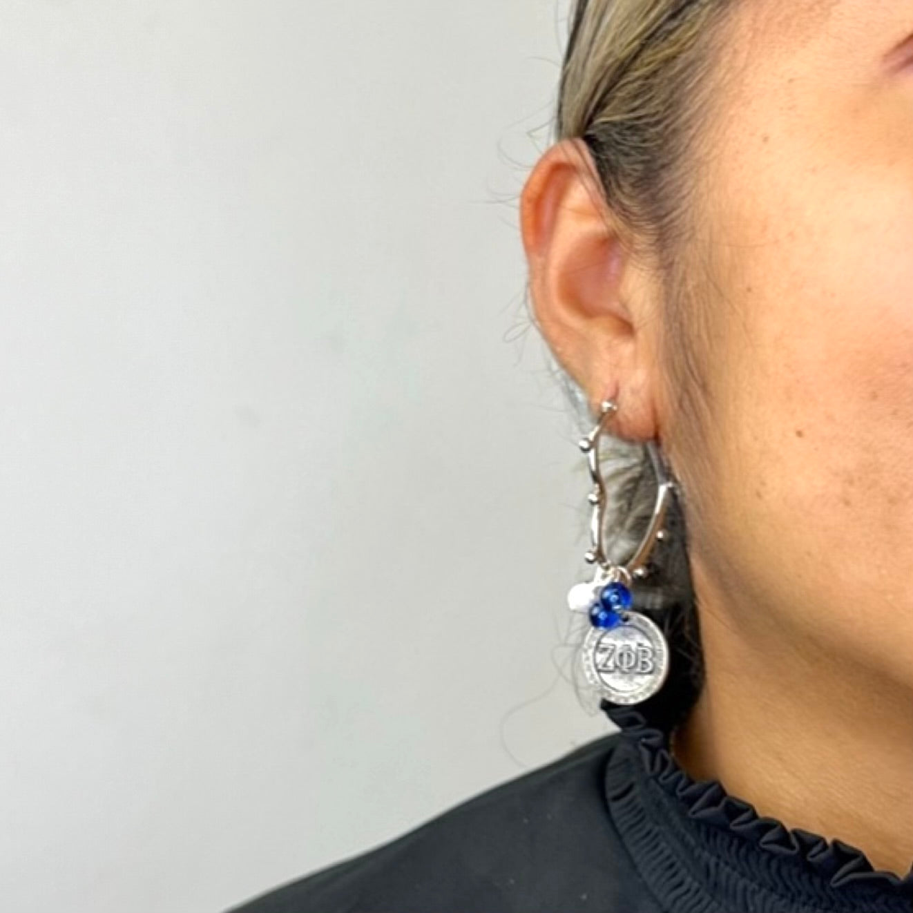 Zeta Faithful Earring