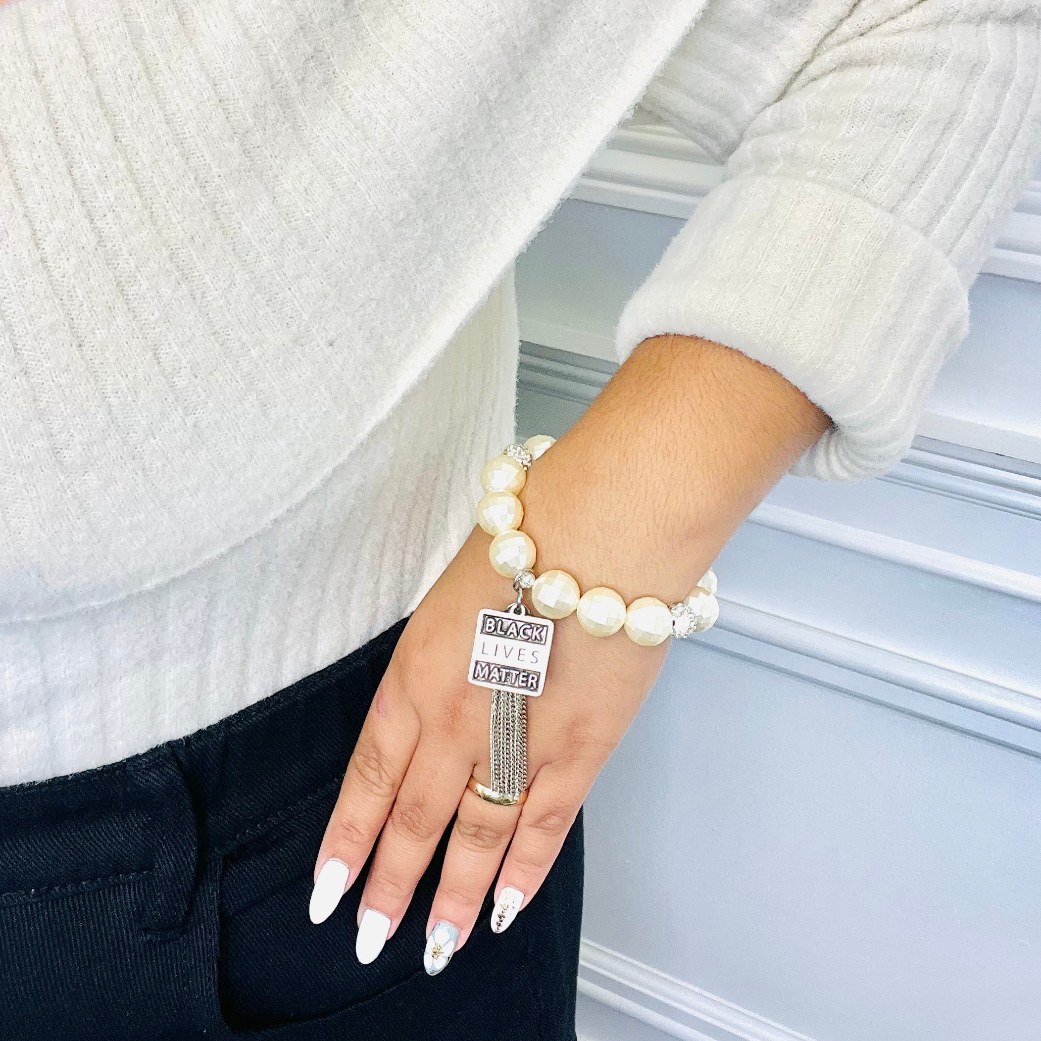 Dove Life Faceted Acrylic Stretch Bracelet