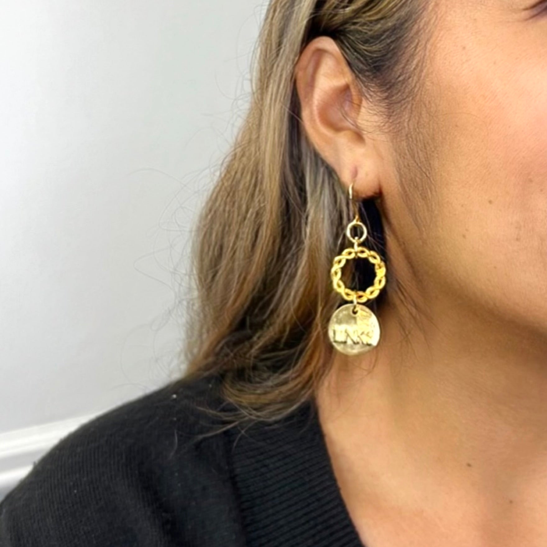 Links Gold Sand Earring