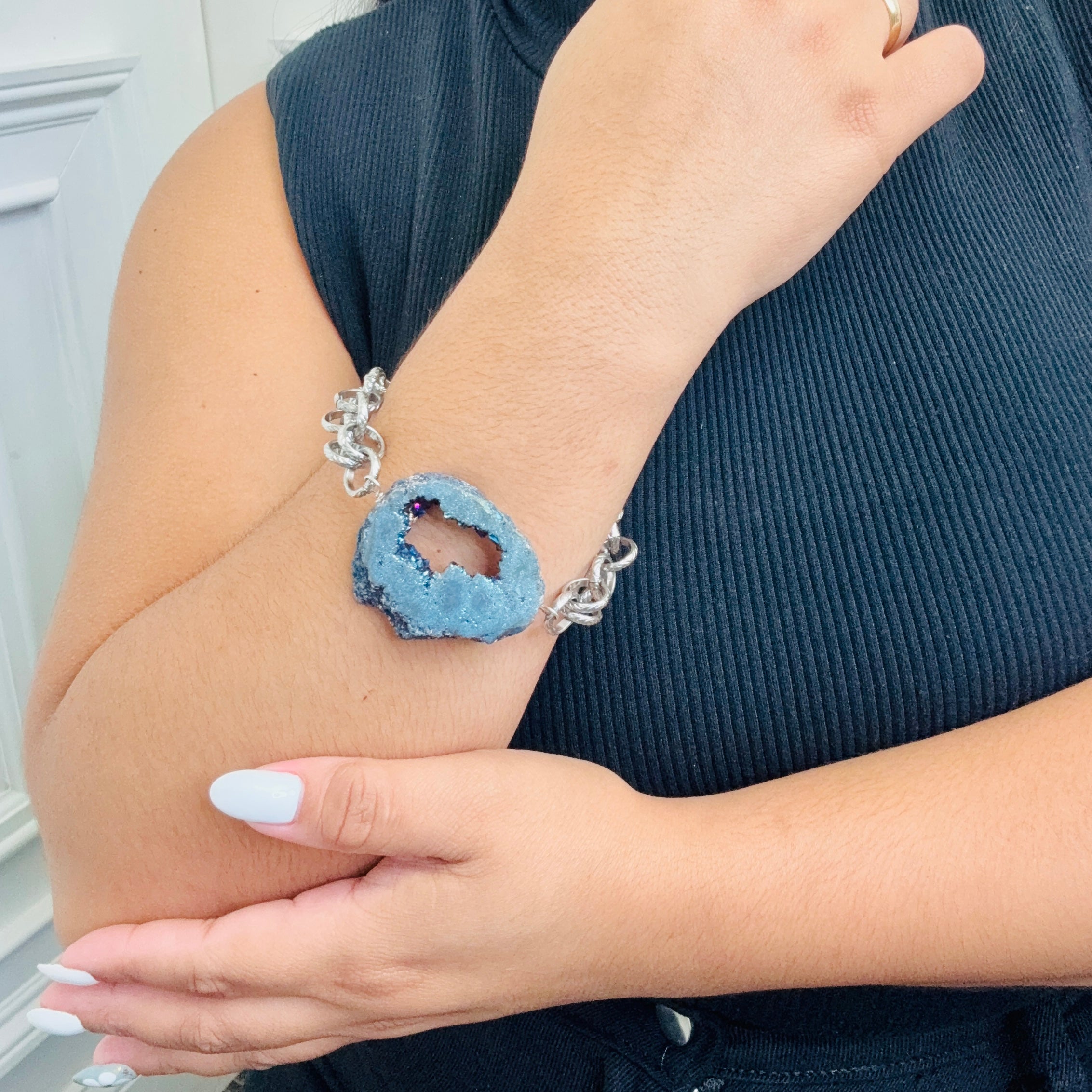 Bare Crystal Form Bracelet