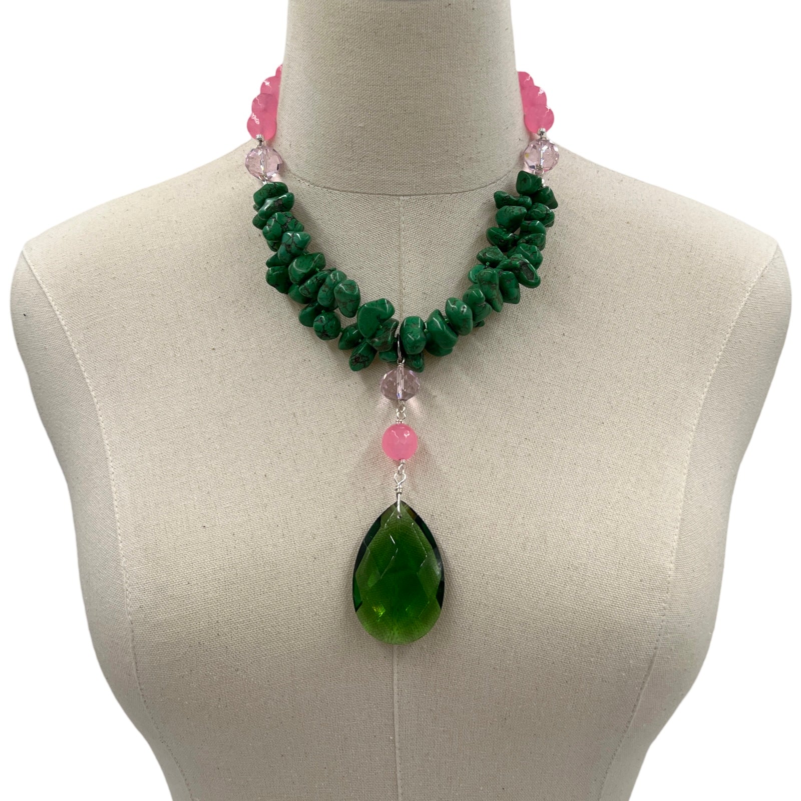 Right Up Green Necklace