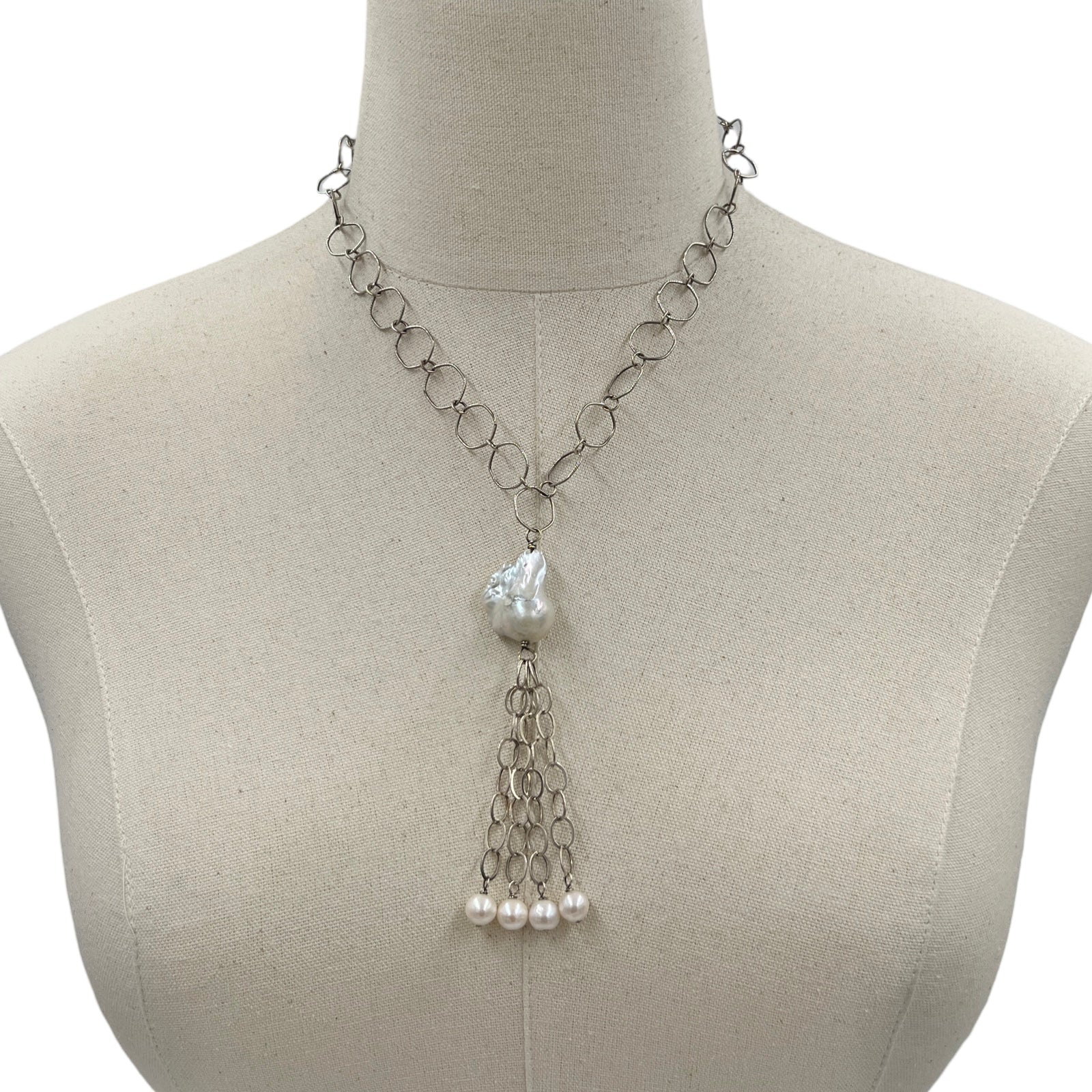 Nola Pearl Neclace